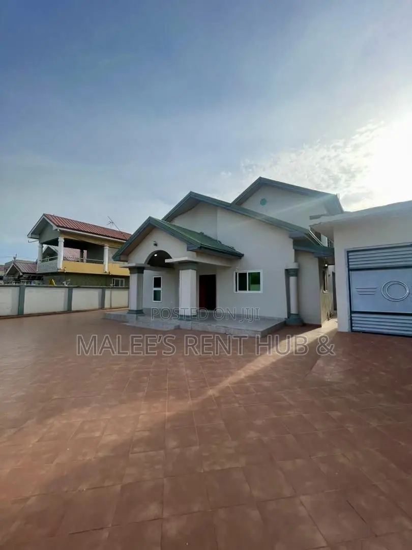 4bdrm House in Maleesrenthub, Spintex for rent