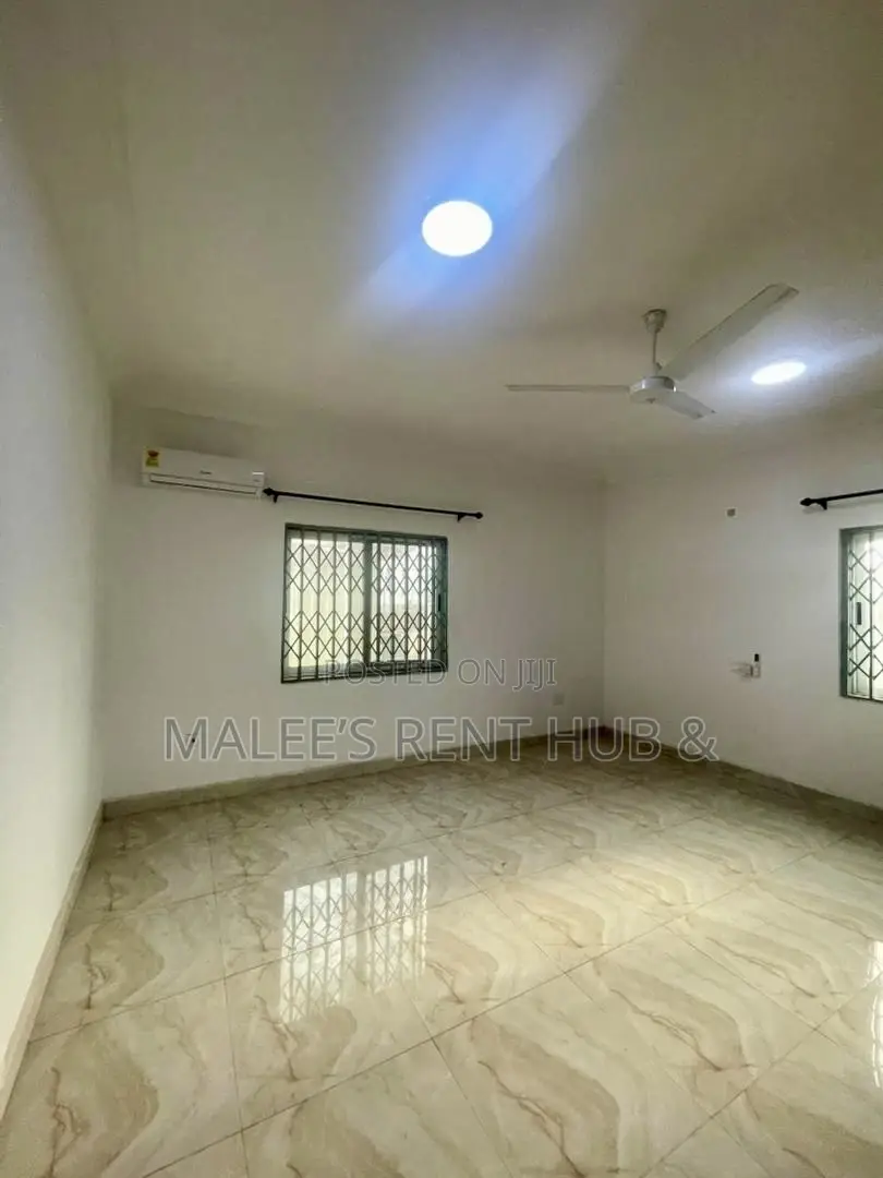4bdrm House in Maleesrenthub, Spintex for rent