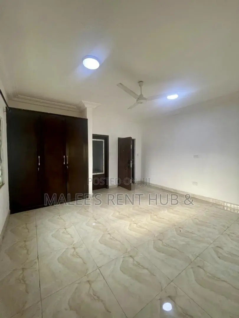 4bdrm House in Maleesrenthub, Spintex for rent