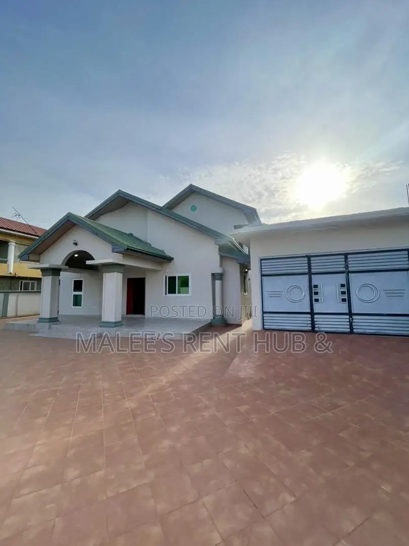 4bdrm House in Maleesrenthub, Spintex for rent