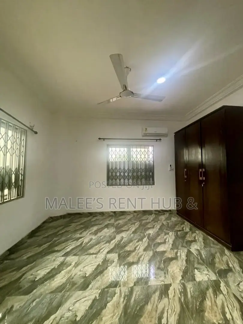 4bdrm House in Maleesrenthub, Spintex for rent