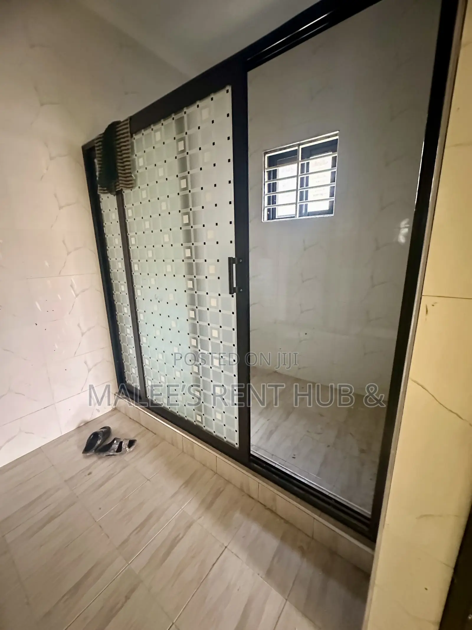 5bdrm Apartment in Maleesrenthub, Spintex for sale