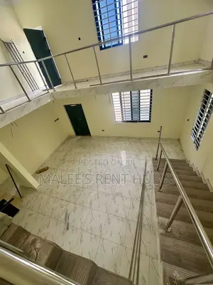 5bdrm Apartment in Maleesrenthub, Spintex for sale