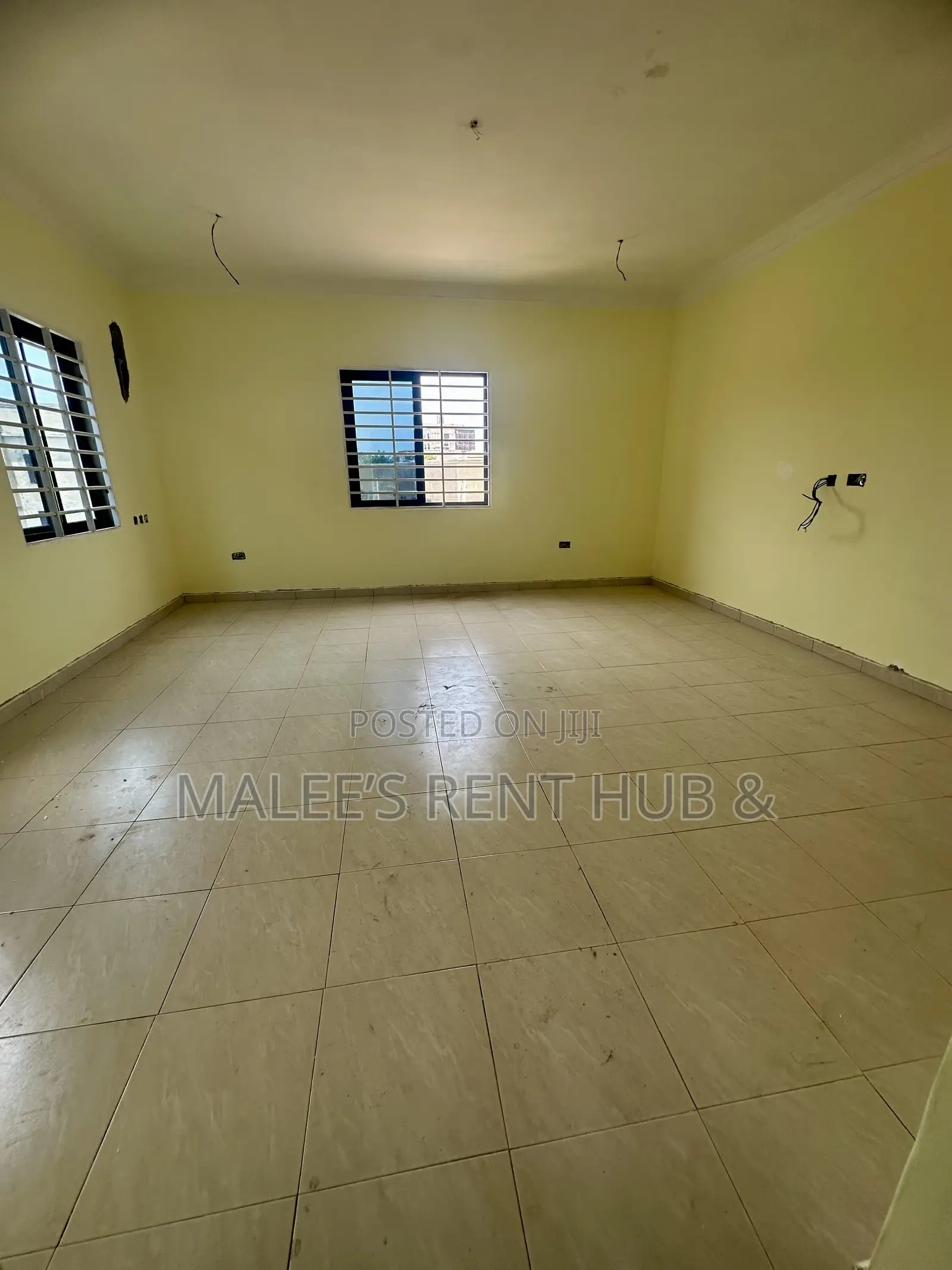 5bdrm Apartment in Maleesrenthub, Spintex for sale