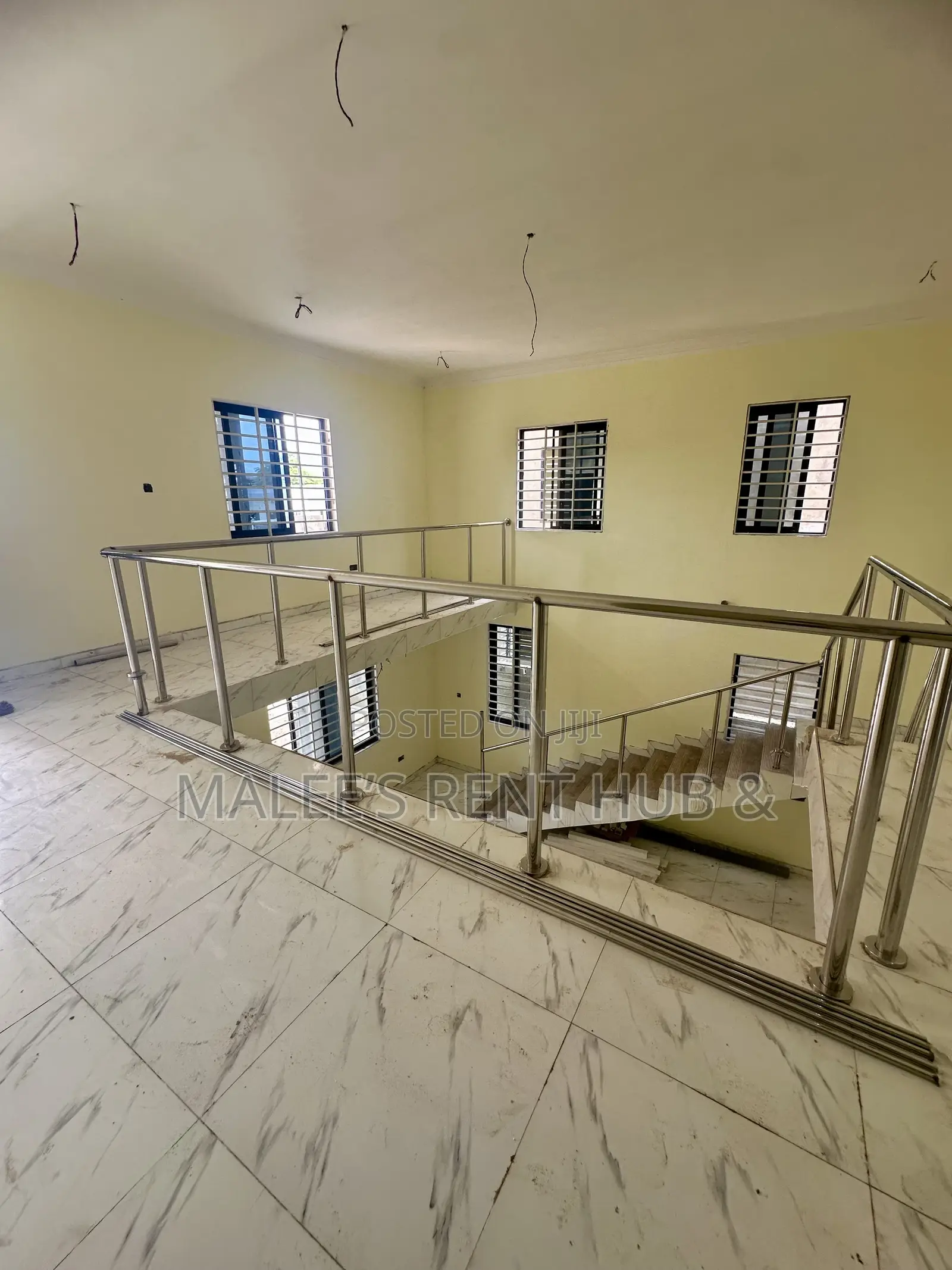 5bdrm Apartment in Maleesrenthub, Spintex for sale