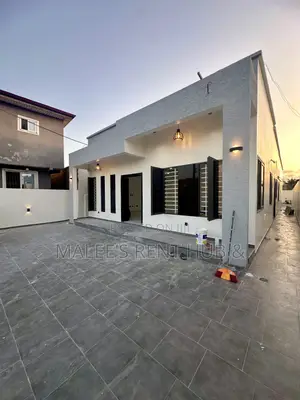3bdrm House in Maleesrenthub, Spintex for sale