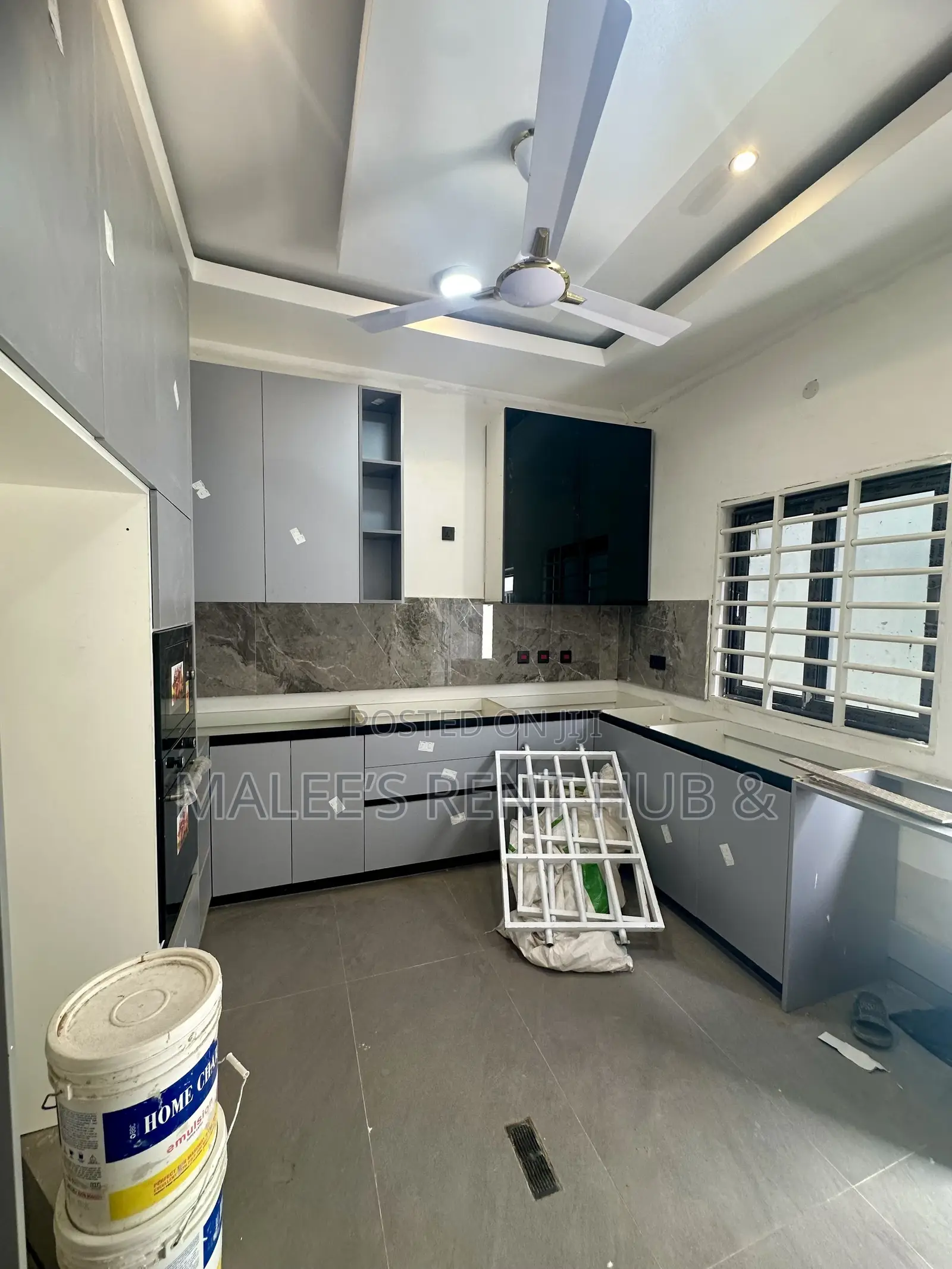 3bdrm House in Maleesrenthub, Spintex for sale