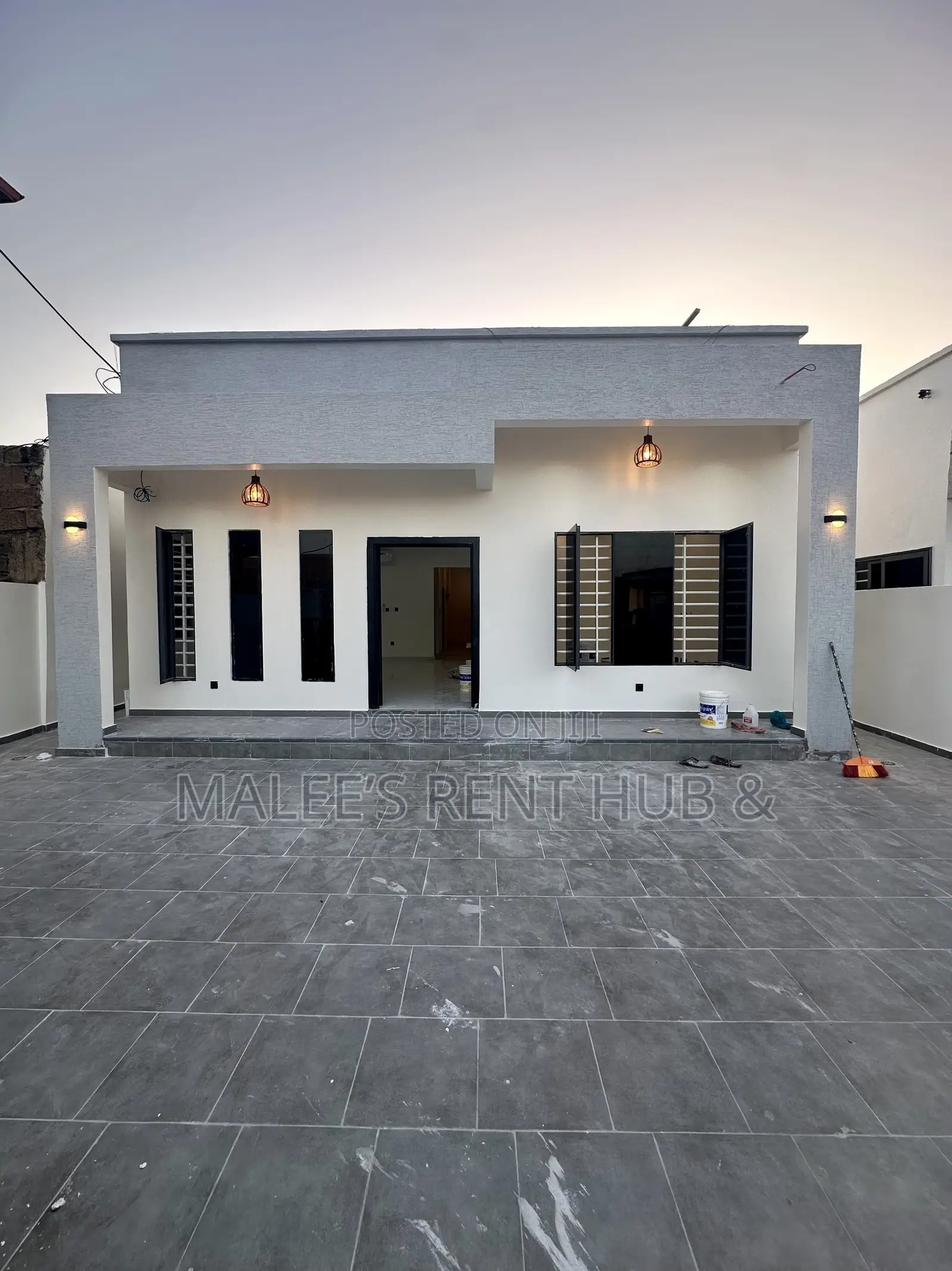 3bdrm House in Maleesrenthub, Spintex for sale