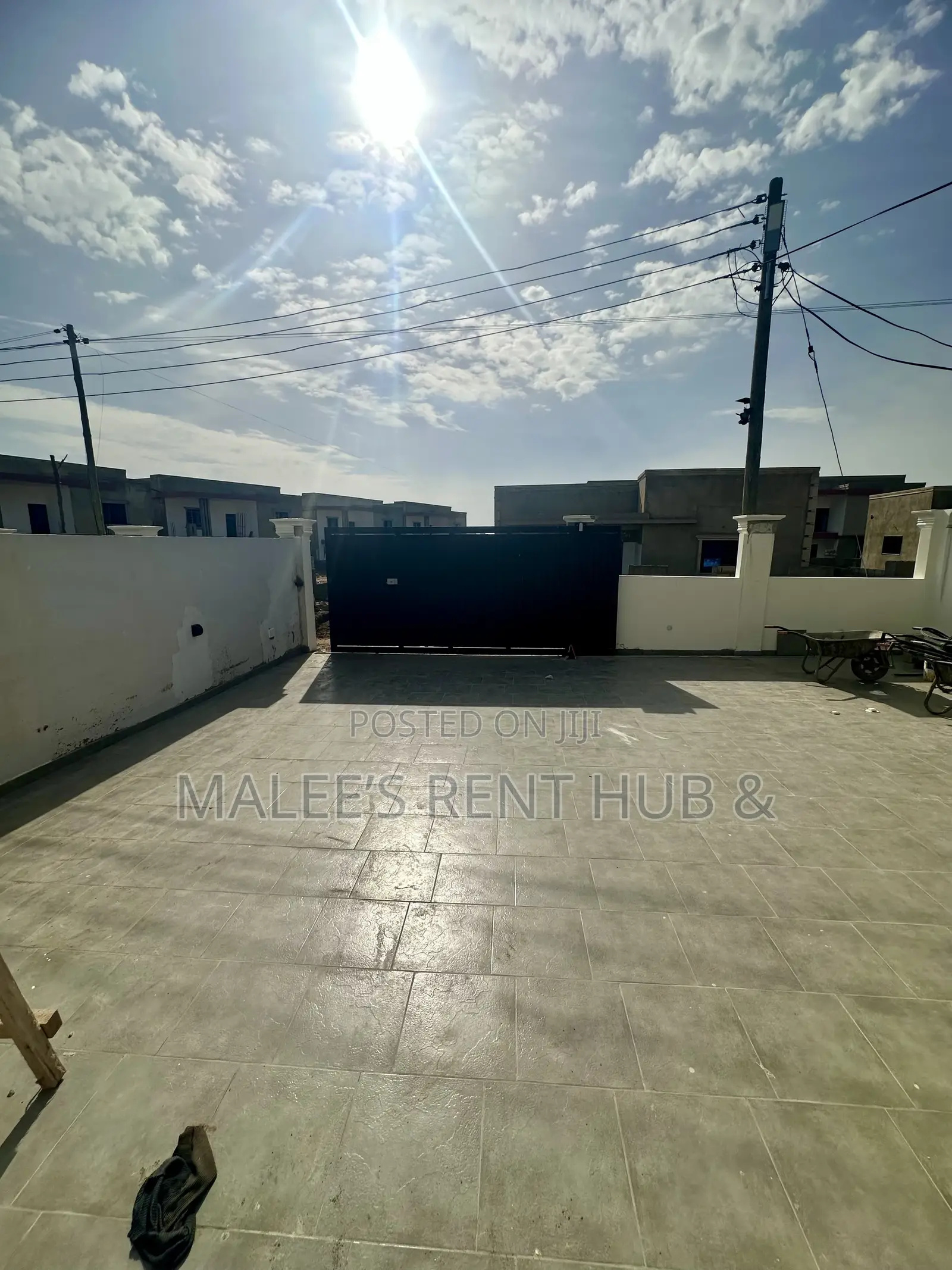 3bdrm House in Maleesrenthub, Spintex for sale