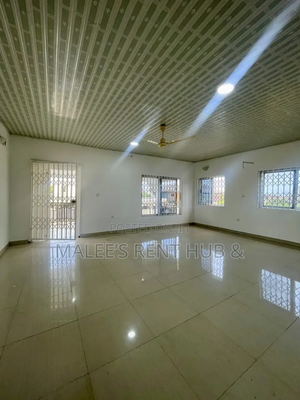 3bdrm House in Maleesrenthub, Spintex for rent