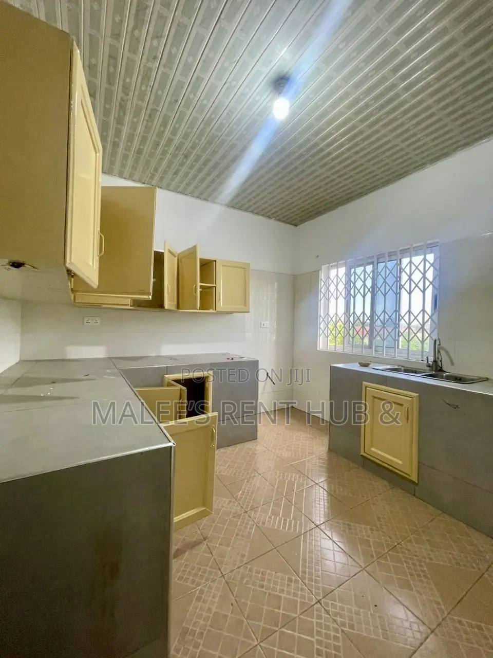3bdrm House in Maleesrenthub, Spintex for rent