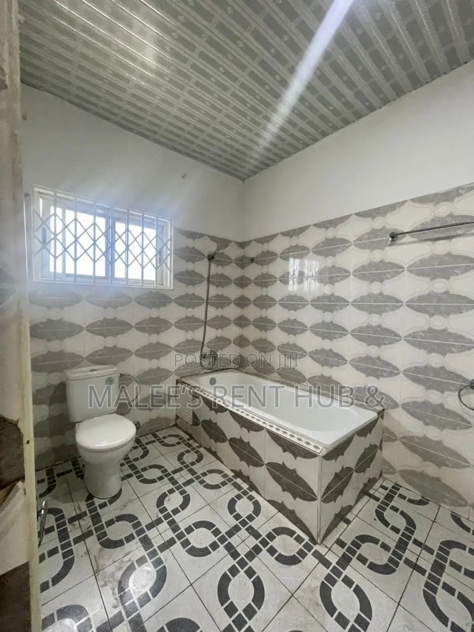 3bdrm House in Maleesrenthub, Spintex for rent