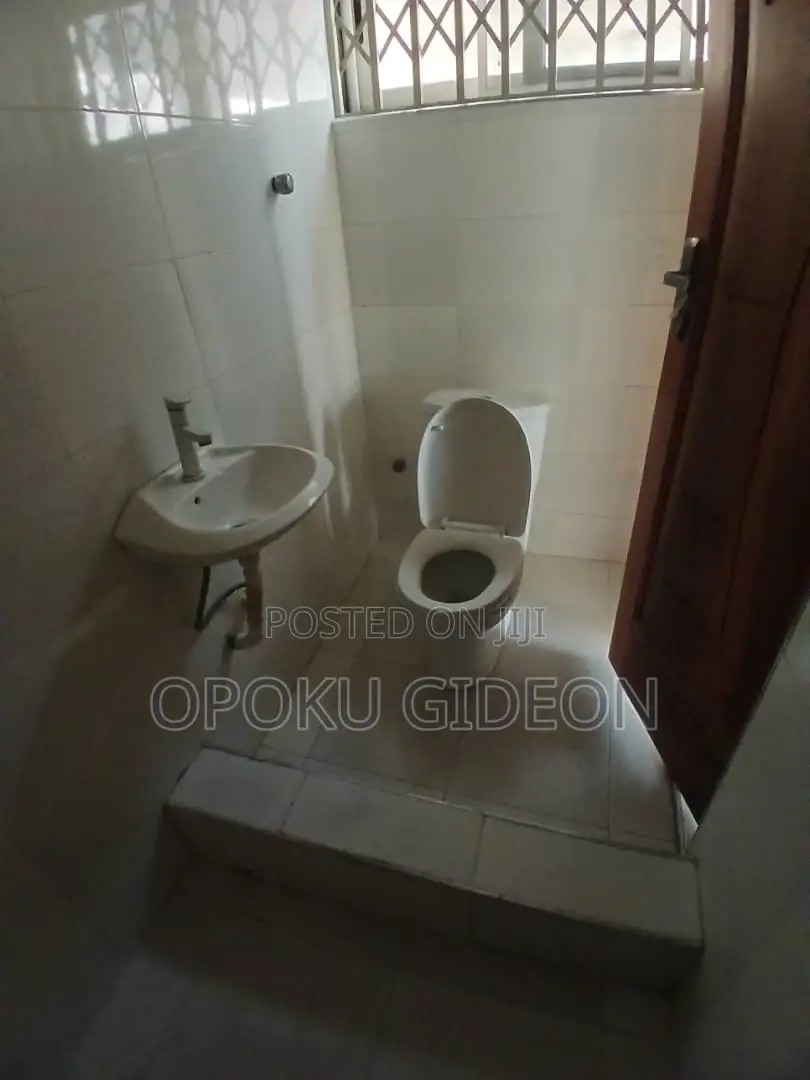 2bdrm Apartment in Pobiman, Amasaman for rent