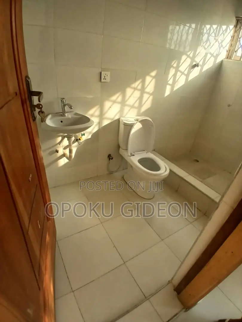 2bdrm Apartment in Pobiman, Amasaman for rent