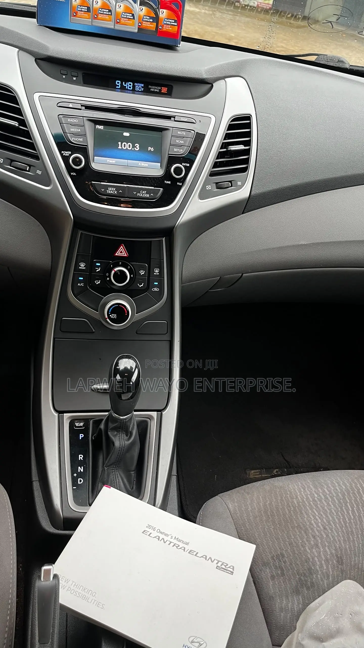Hyundai Elantra 2016 Red