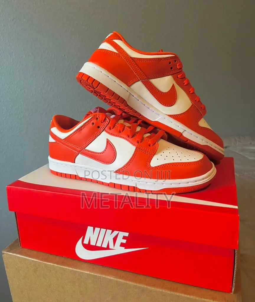 Legits Sneakers