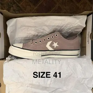 Legits Sneakers