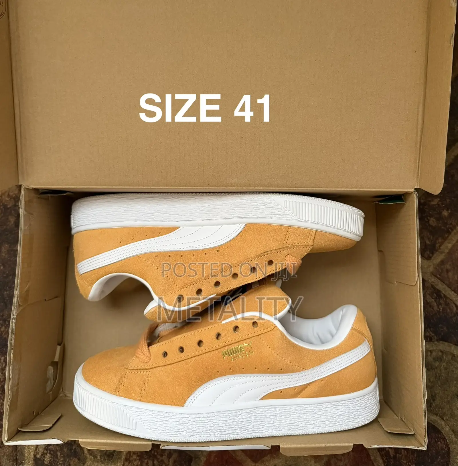 Legits Sneakers