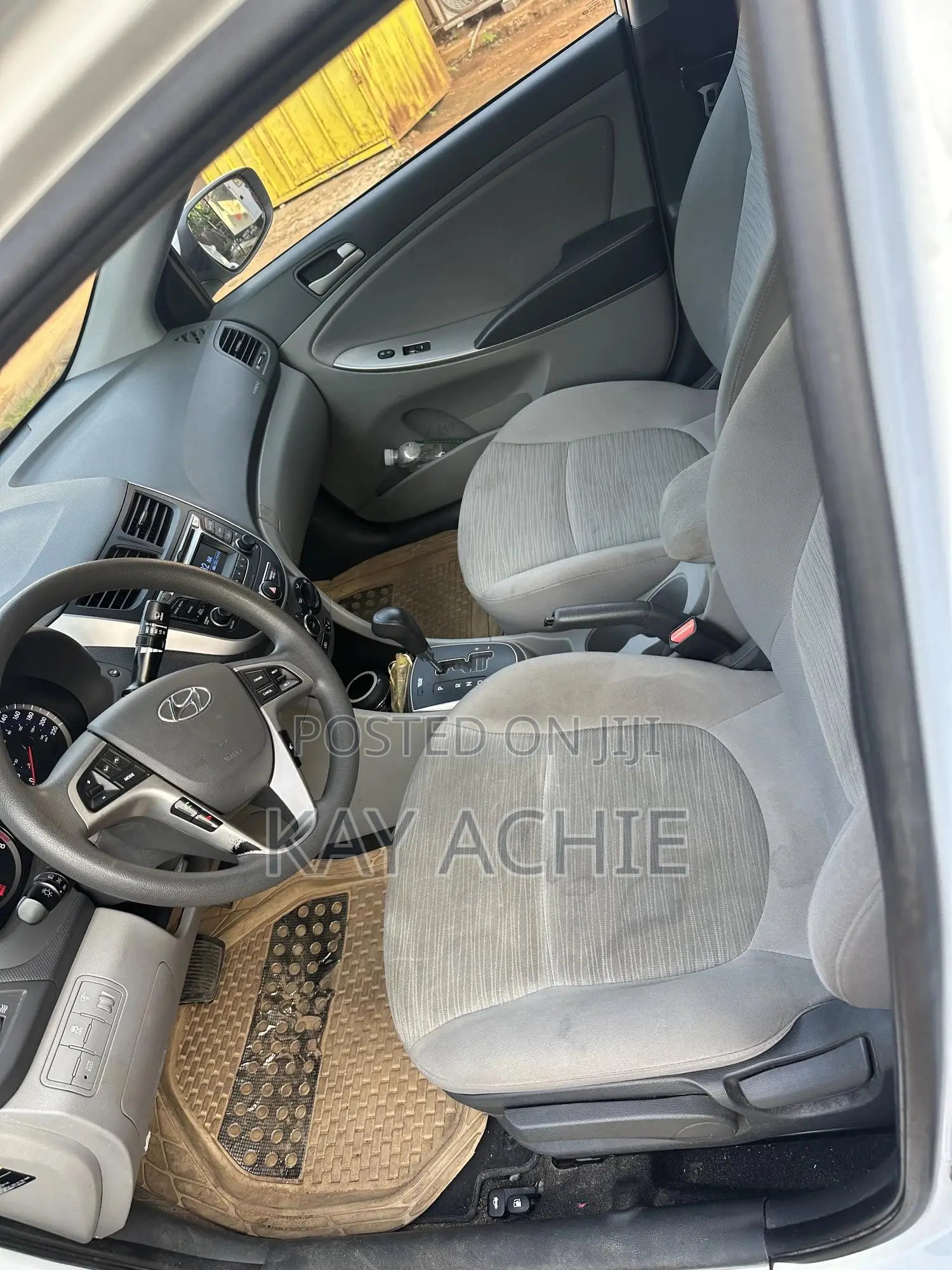 Hyundai Accent SE Sedan 2016 White