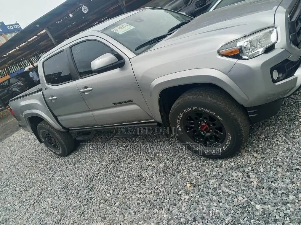 Toyota Tacoma 2022 Gray