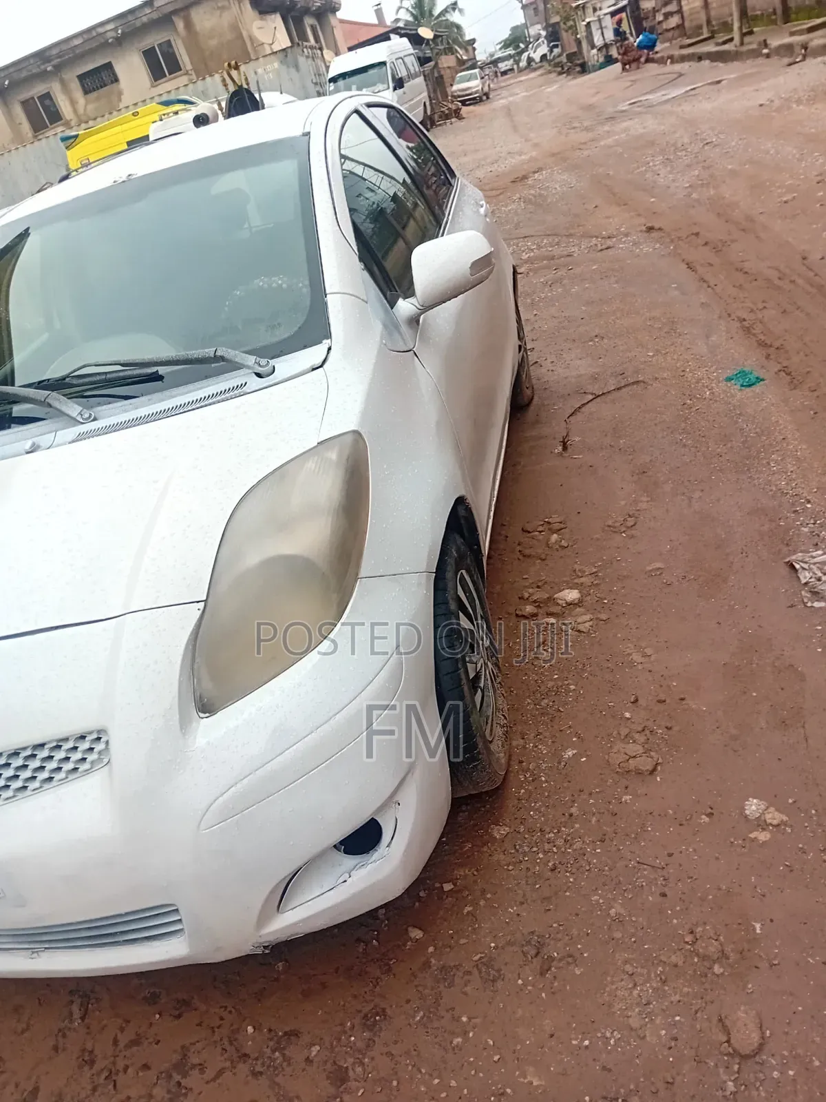 Toyota Vitz 2010 White