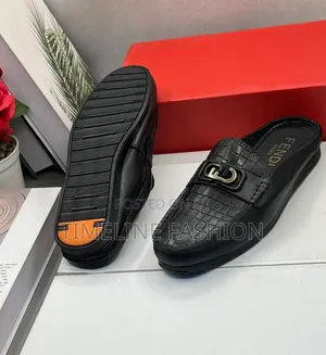 Quality Men's Fendi Durable Leather Half Shoe