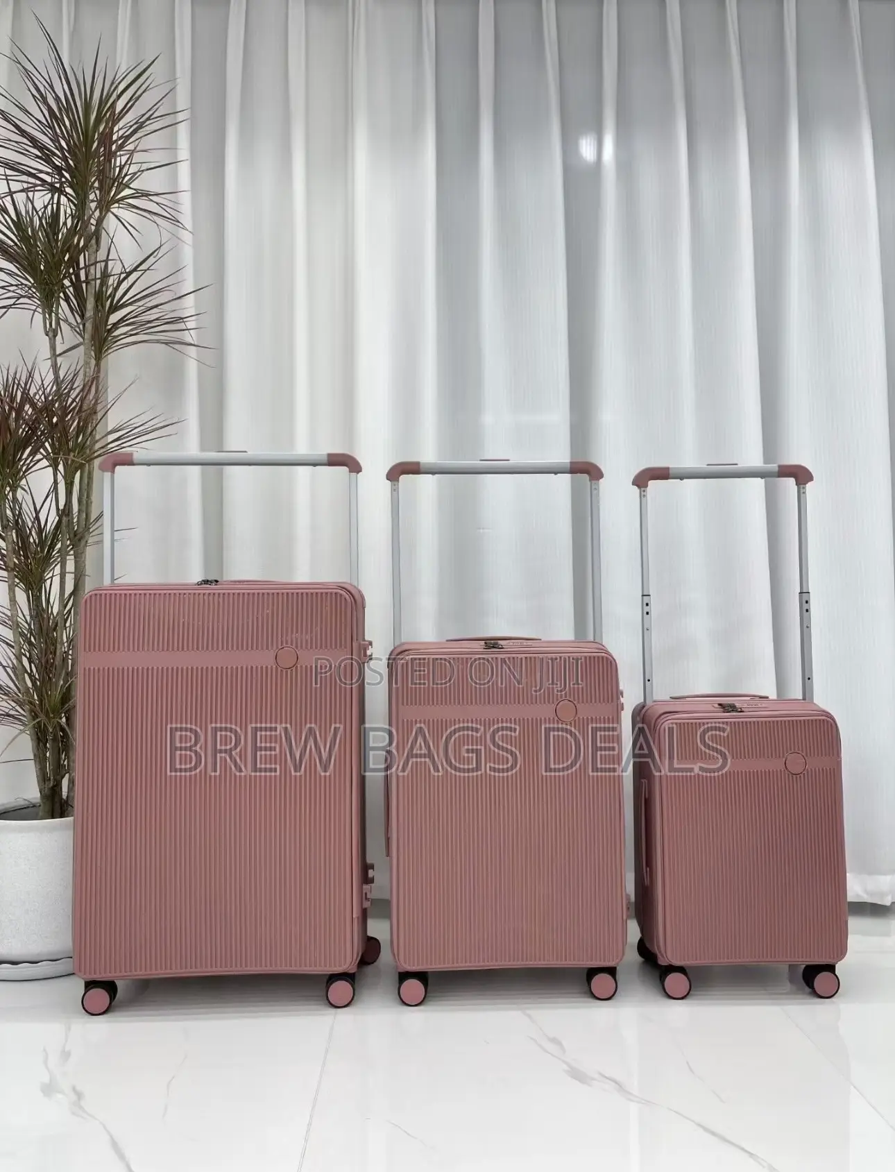 Premium Quality 3set Jony Wide Handle Unbreakable Traveling Bag.