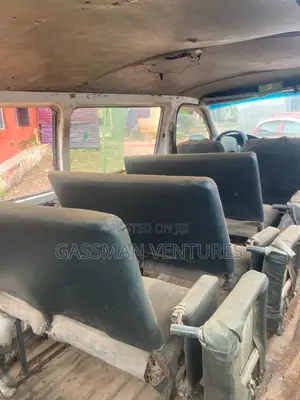 Toyota HiAce 2001 White