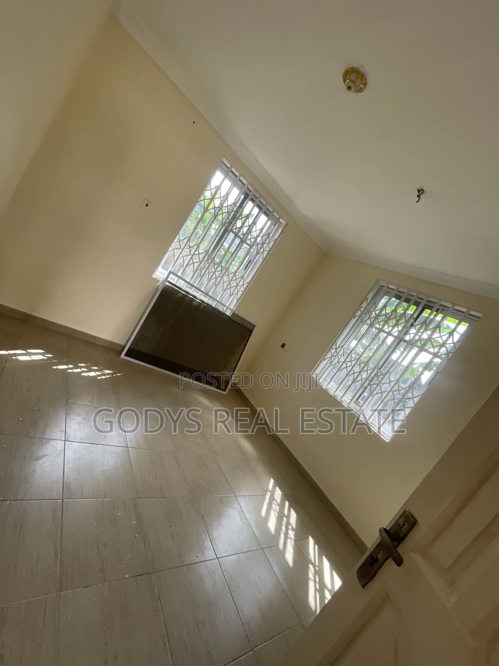 1bdrm Apartment in New Market Road, Kasoa for rent