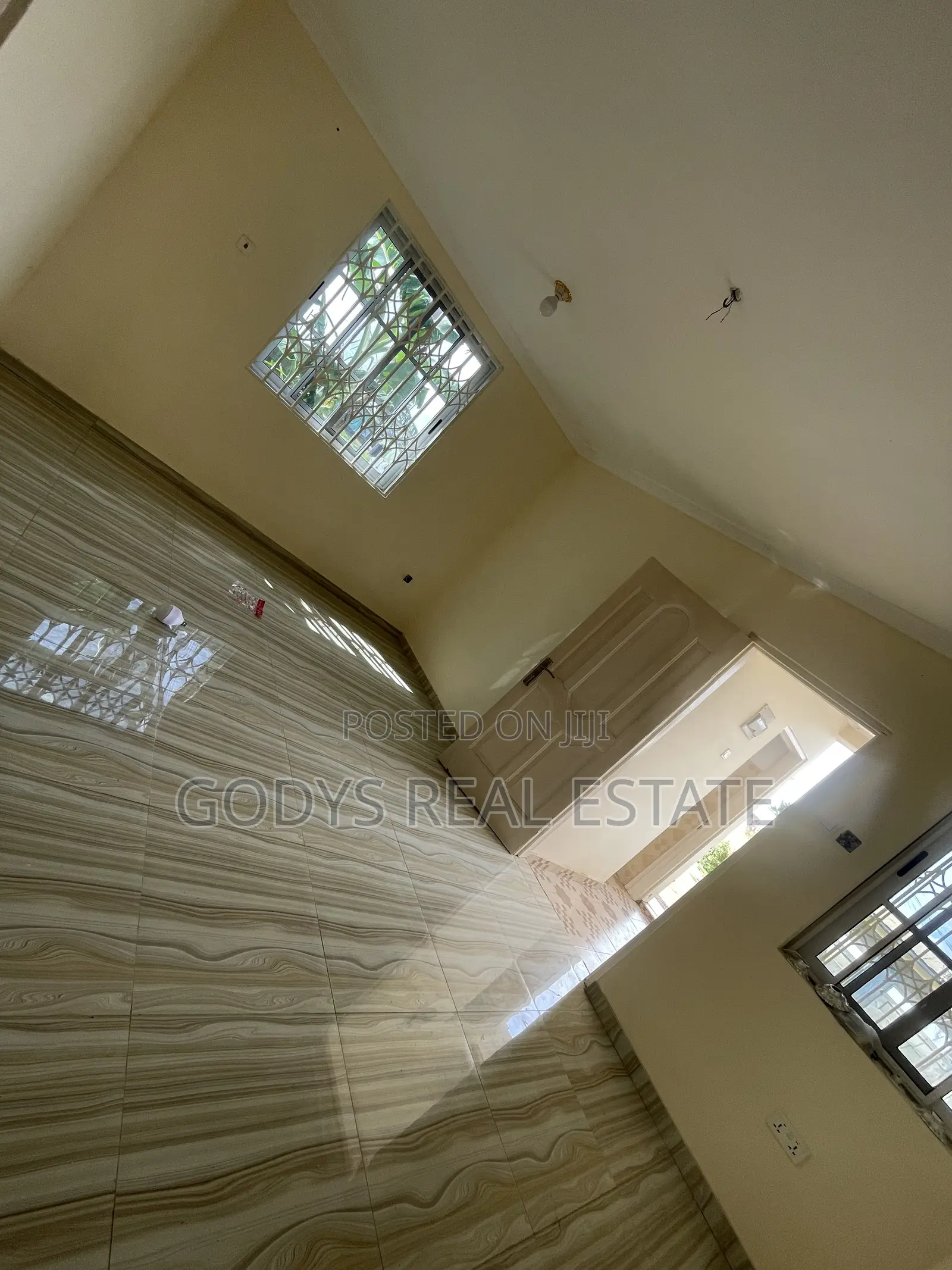 1bdrm Apartment in New Market Road, Kasoa for rent