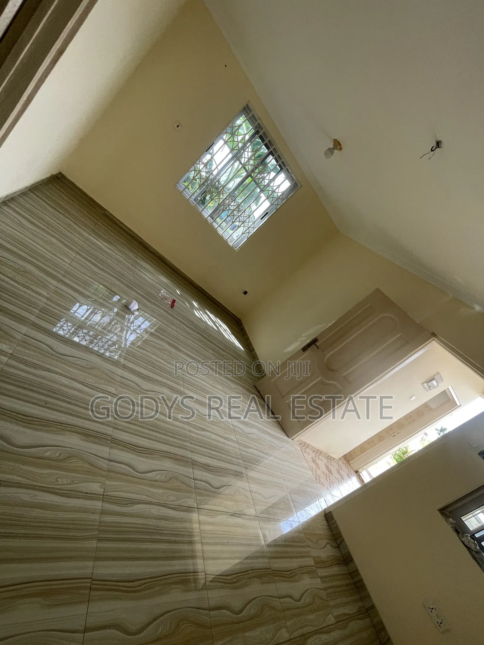 1bdrm Apartment in New Market Road, Kasoa for rent