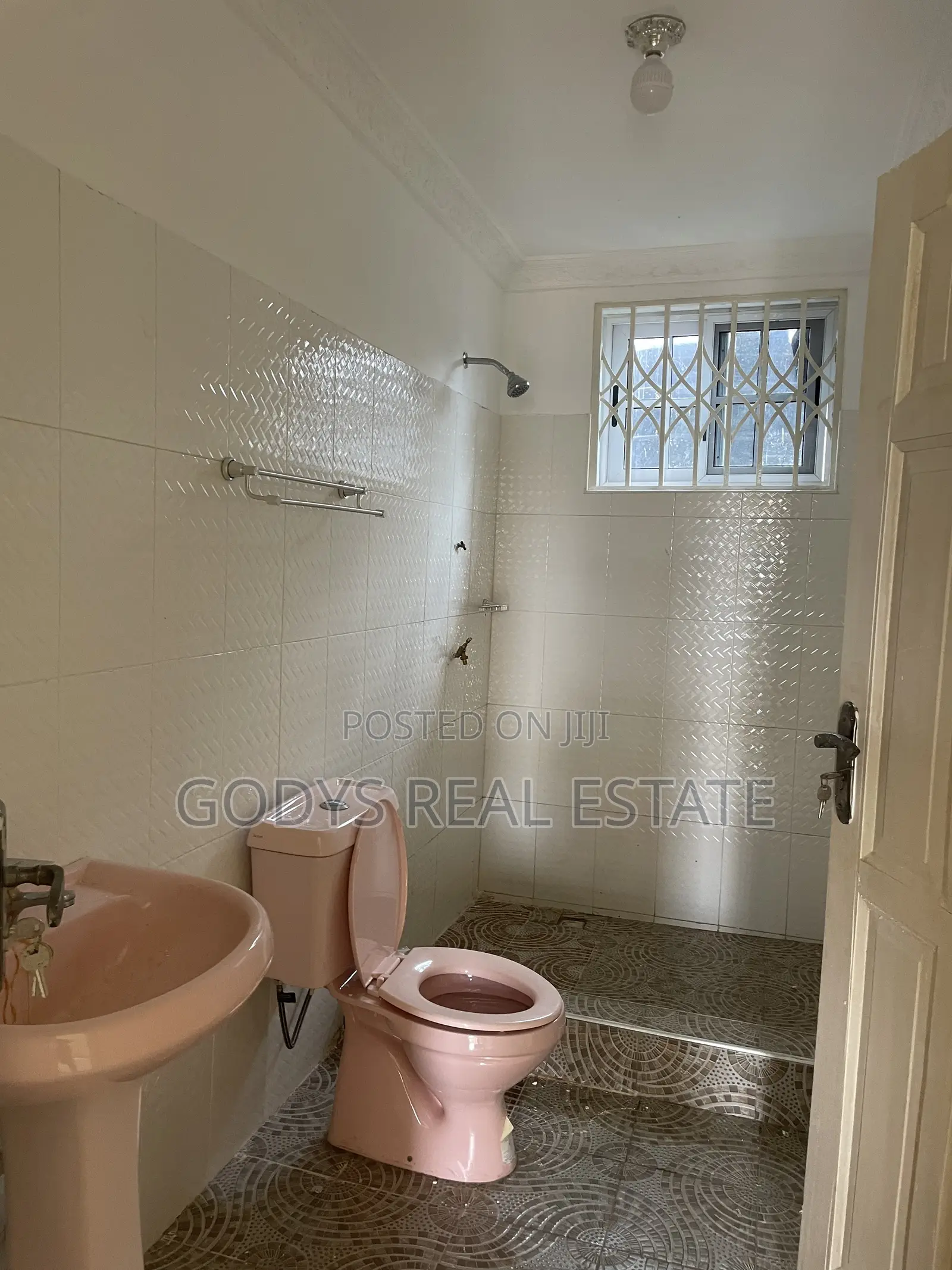 1bdrm Apartment in New Market Road, Kasoa for rent