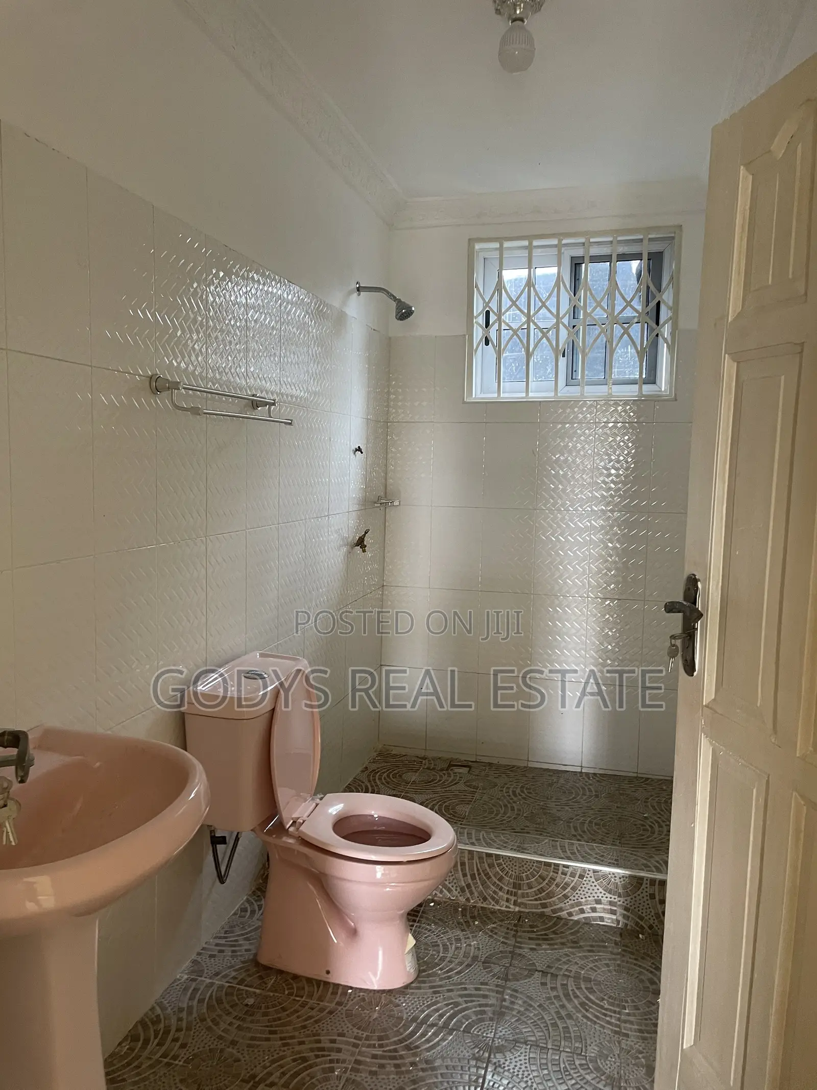 1bdrm Apartment in New Market Road, Kasoa for rent