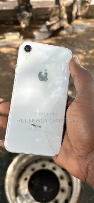 Apple iPhone XR 64 GB White