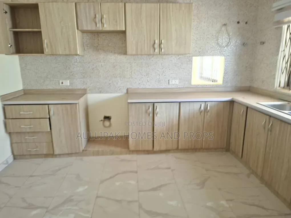 3bdrm House in Lakeside for rent