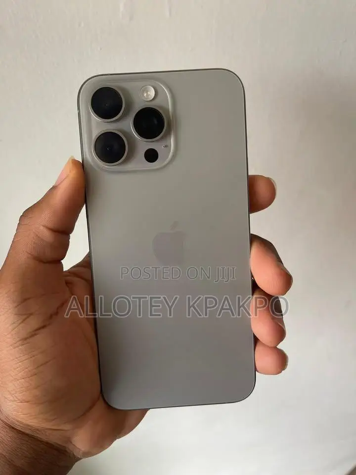 Apple iPhone 15 Pro Max 256 GB Silver
