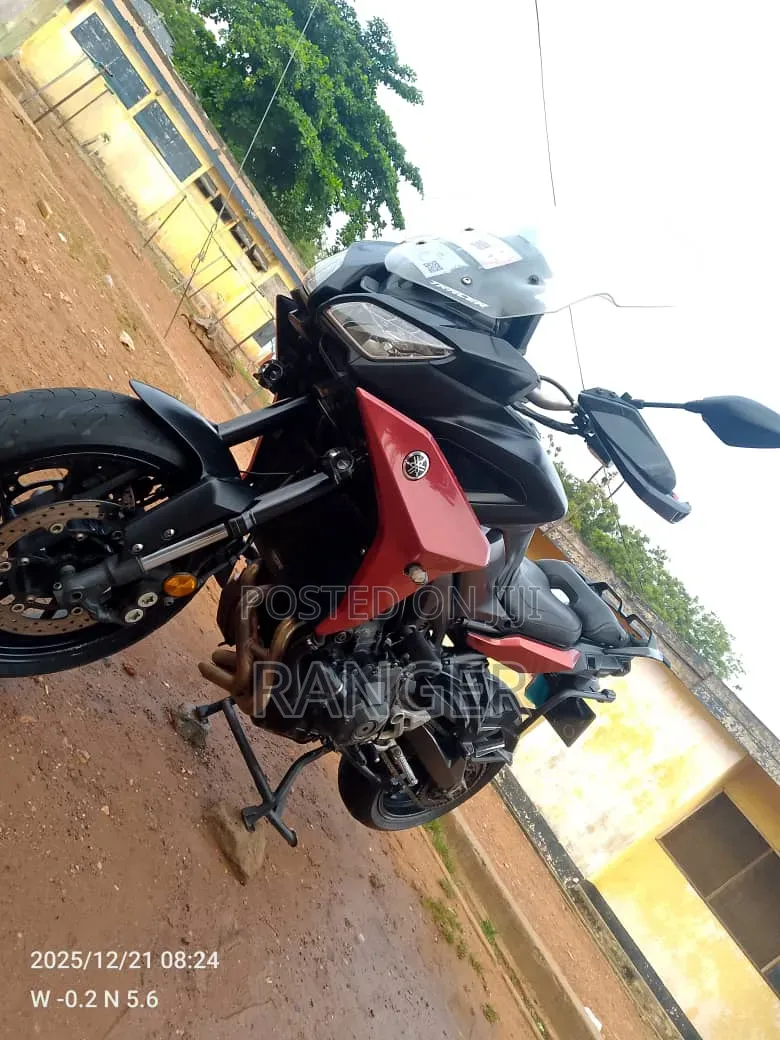Yamaha 2020 Black