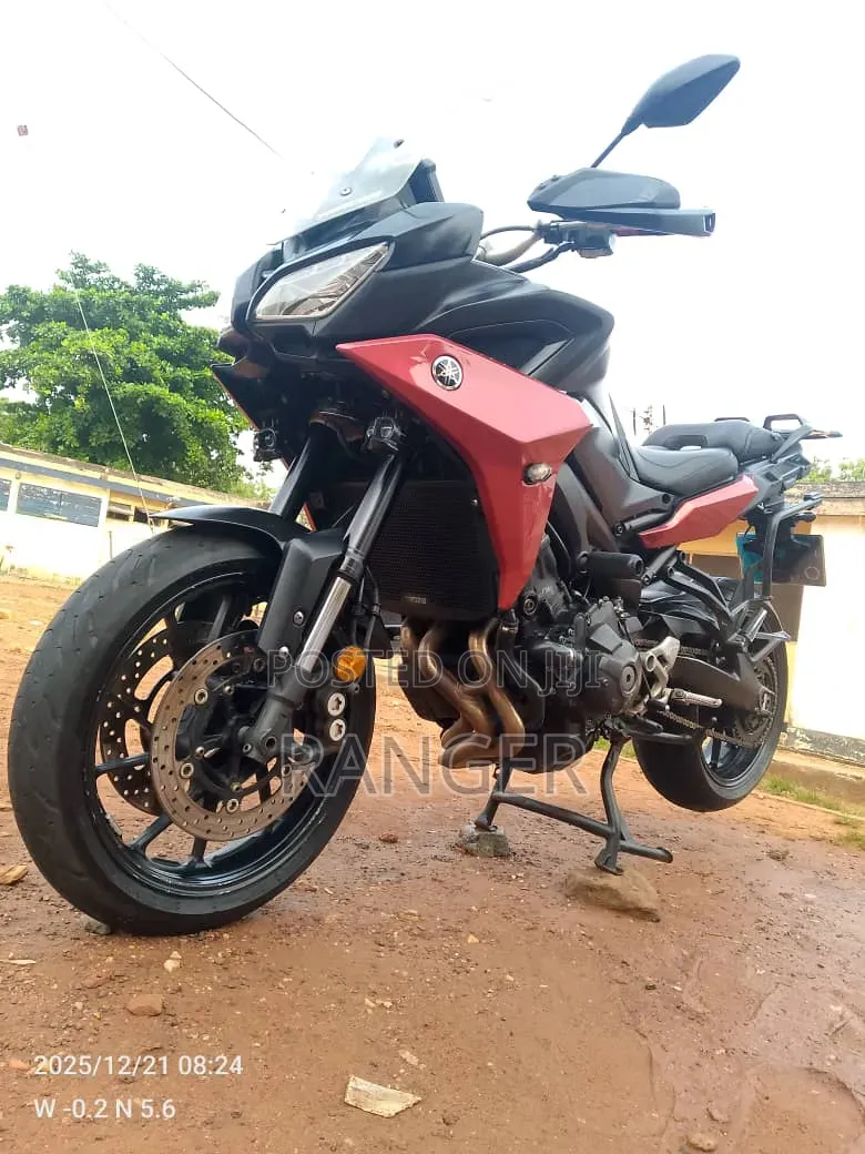 Yamaha 2020 Black