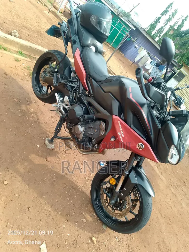 Yamaha 2020 Black