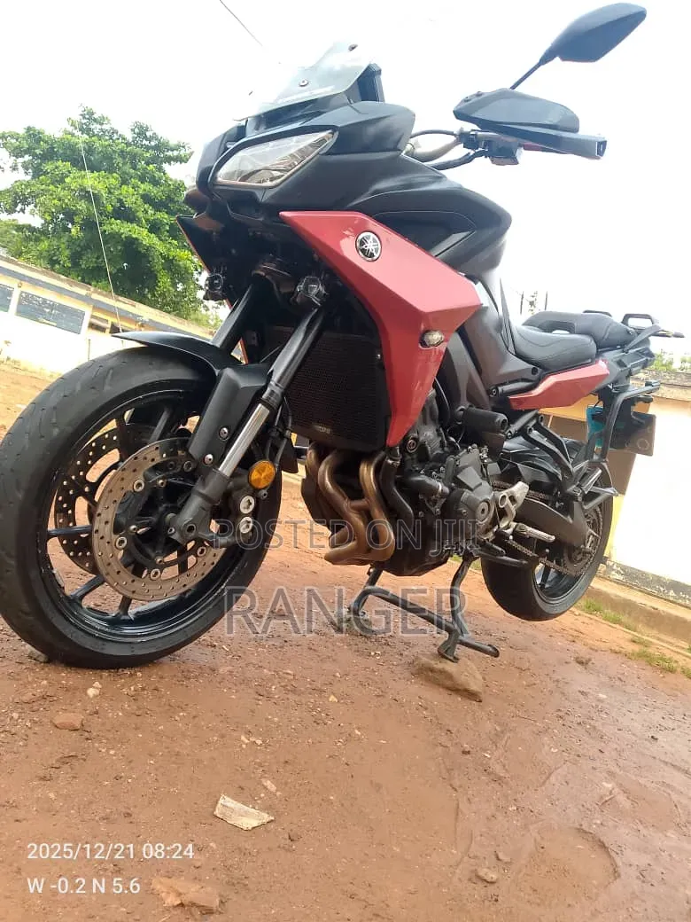 Yamaha 2020 Black