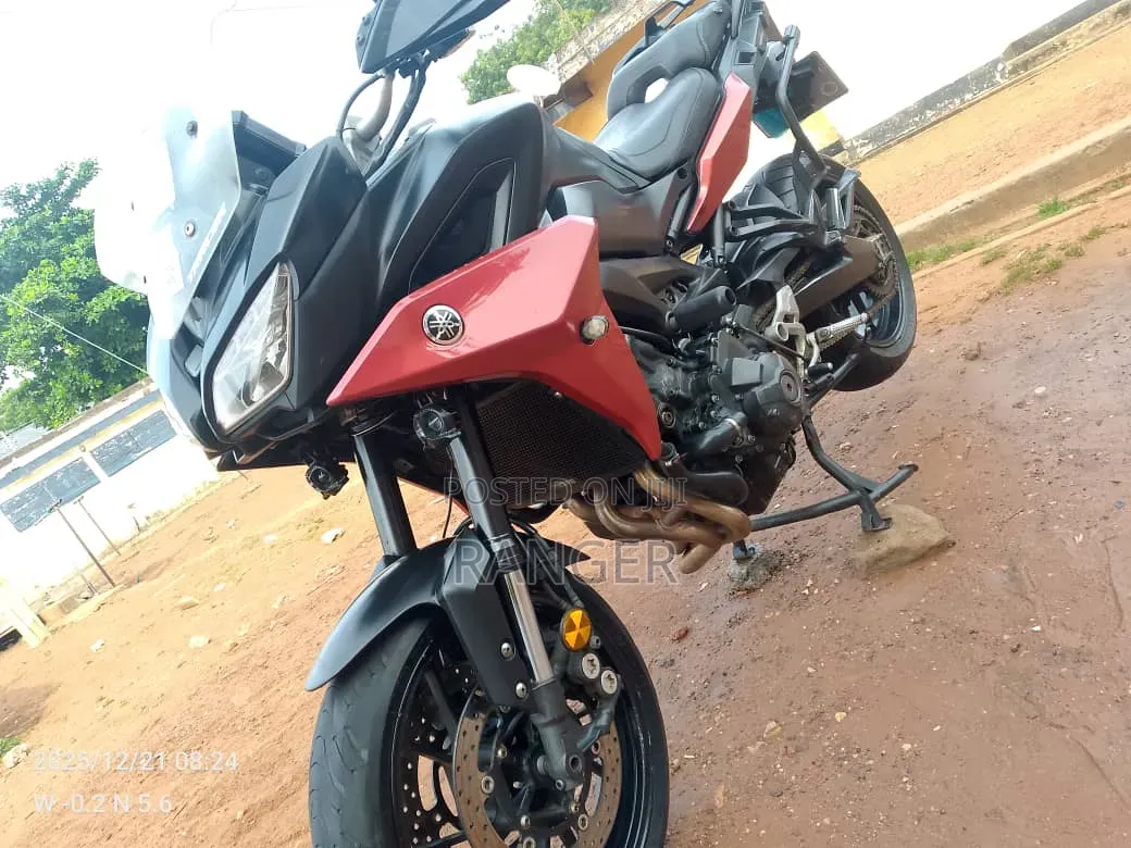 Yamaha 2020 Black