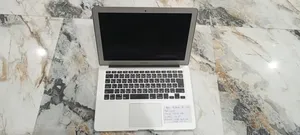 New Laptop Apple MacBook 2015 8GB Intel Core i7 SSD 250GB