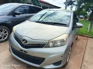 Toyota Vitz 2011 Silver