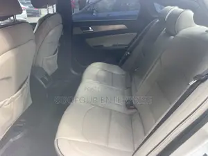 Hyundai Sonata GLS 4dr Sedan (2.4L 4cyl 6A) 2014 Silver