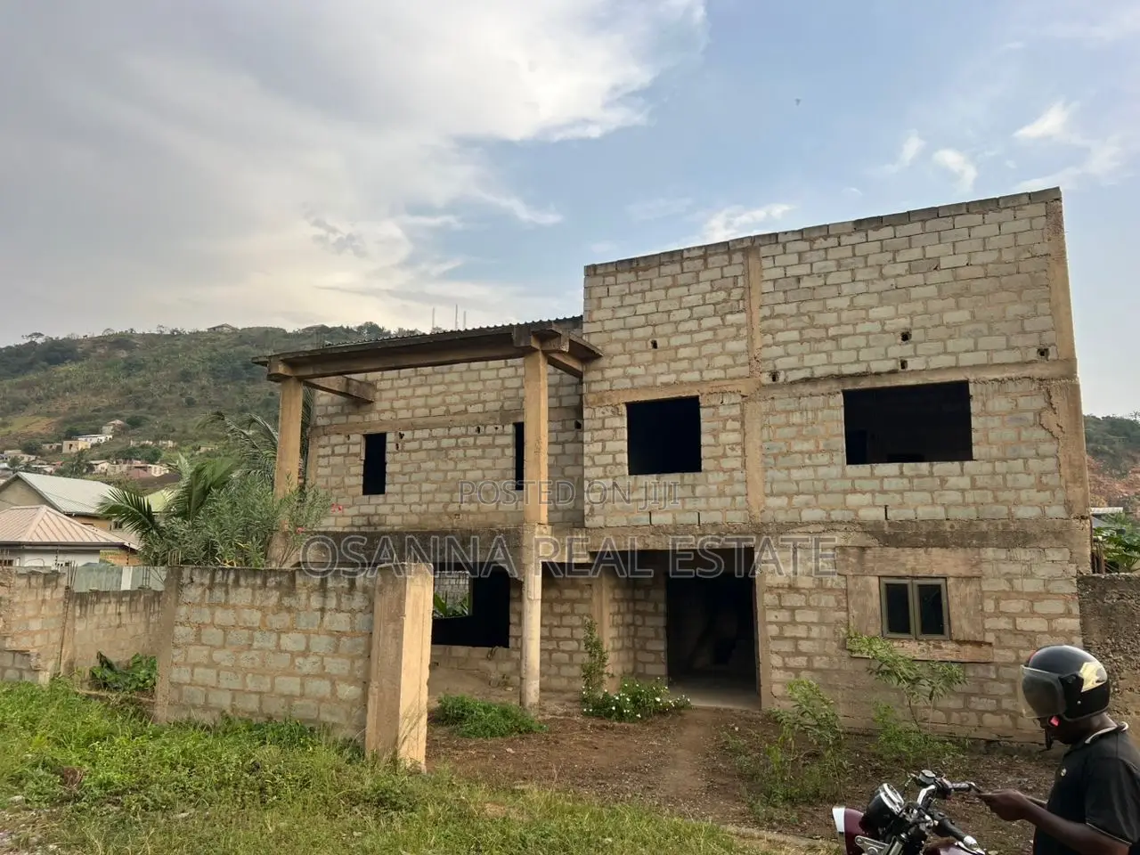 Plot of Land Uncompleted Building for Sale – Kwabenya