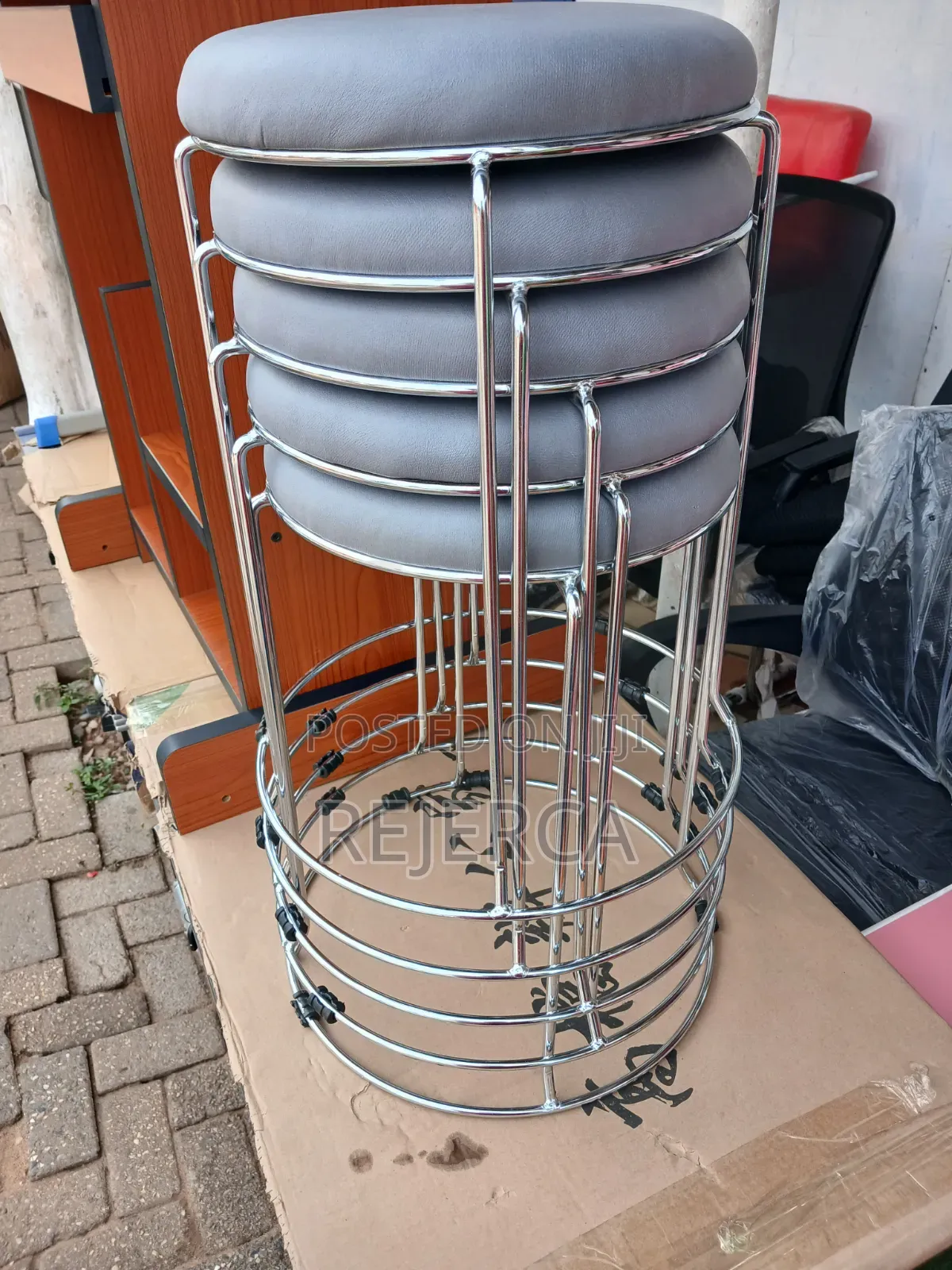 Affordable Round Chair