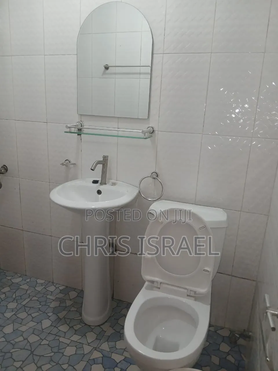 1bdrm Bedsitter in Oyibi Estate, Kas Valley Area for rent