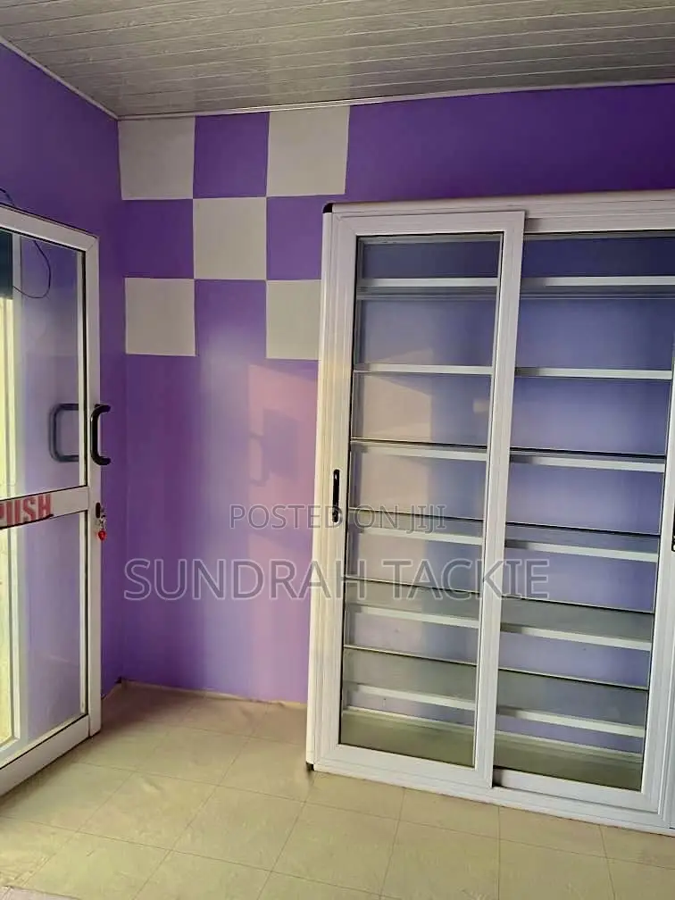 Spacious Shop for Rent
