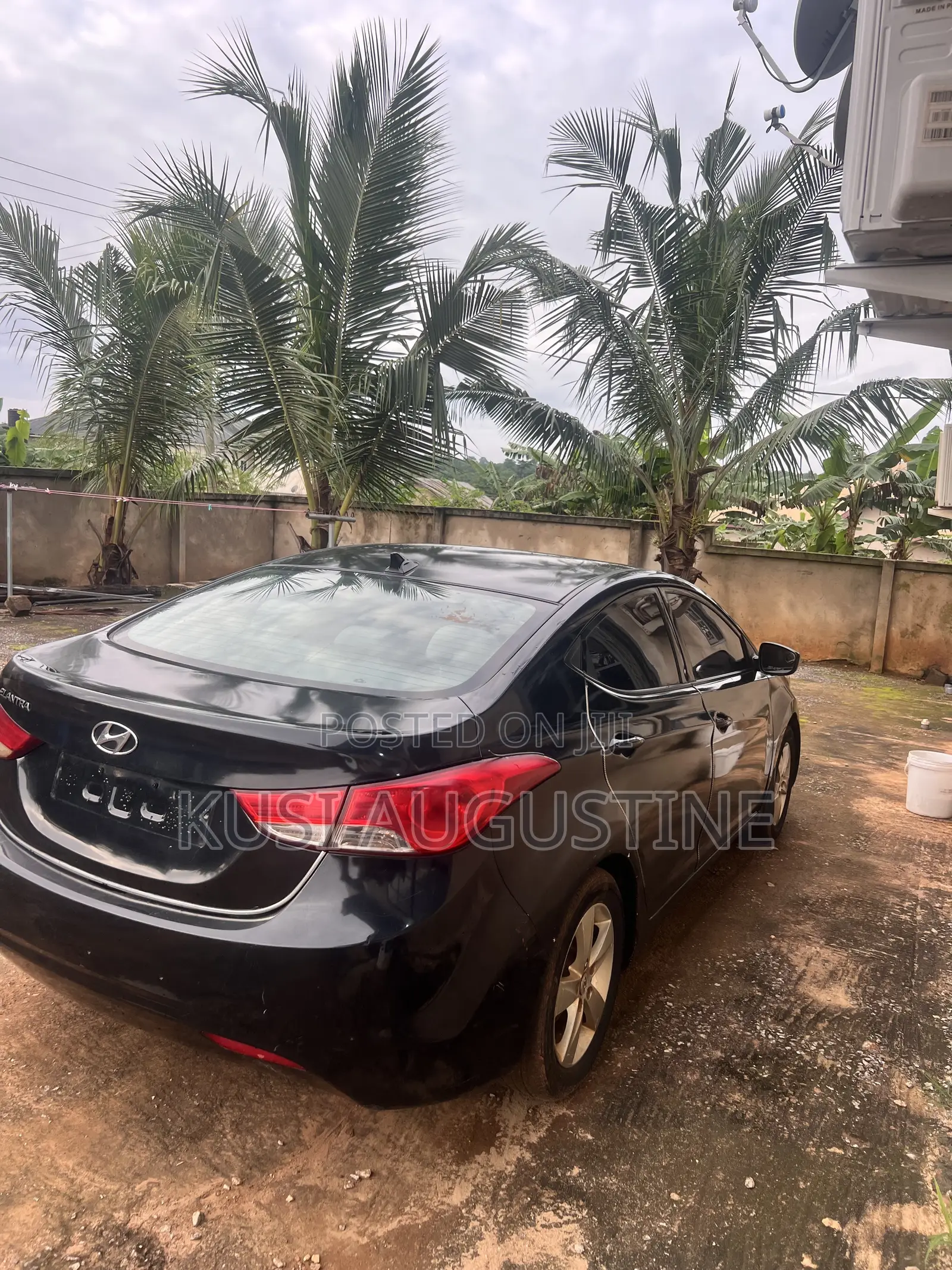 Hyundai Elantra Limited Sedan FWD (1.8L 4cyl 6A) 2013 Black