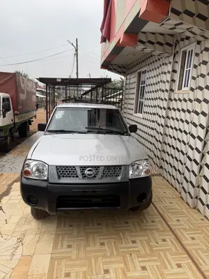 Nissan Hardbody 2008 Silver